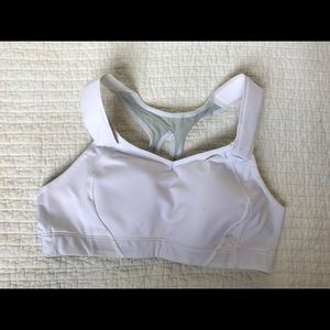 Moving comfort bra